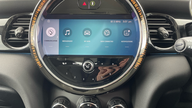 MINI Hatchback 1.5 Cooper Classic Premium 5dr Auto Petrol Hatchback